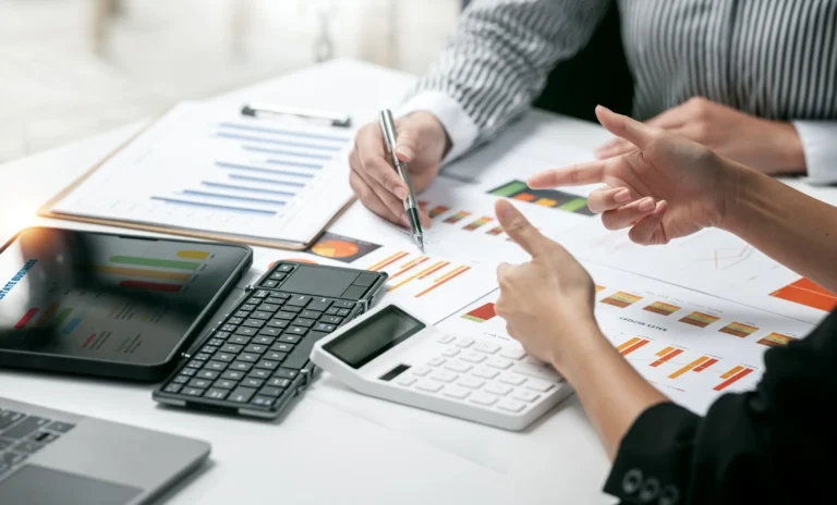 หน้าแรก 26 businessperson consulting meeting working brainstorming new business project finance investment concept Horizontal 768x464